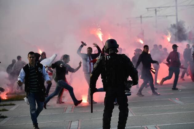 Fußball, EL, Finale, Ultras aus Marseille in Lyon - Lyon is preparing for the final - 16 05 2018 - France Rhone Alpes Lyon - Atletico Madrid s Ultra supporters arrive at Groupama Stadium in Lyon. The city of Lyon is preparing for the final of the Europa League Football which will face the Olympique de Marseille and Atletico de Madrid.  JulienxMattiax xLexPictorium LePictorium_0180850