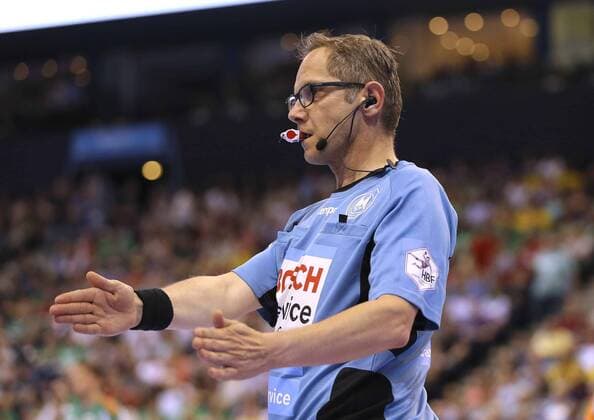Referee Marcus Helbig Handball Final Four Tournament in Hamburg on Sat 05 05 2018 Semifinals Recken Hannover HSG Wetzlar 24 19
