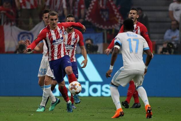 Olympique de Marseille v Atletico Madrid UEFA Europa League Fina Antoine Griezmann of Atletico Madrid and Bouna Sarr of Marseille in action during the UEFA Europa League Final match at Stade de Lyons, Lyons Content Not Available For UK Newspapers Copyright: xPaulxChestertonx FIL-11807-0185