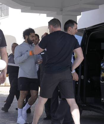 Llegada del Liverpool al hotel La Quinta en Marbella. En la imagen, Salah.Arrival of Liverpool at La Quinta hotel in Marbella. In this picture, Salah. 