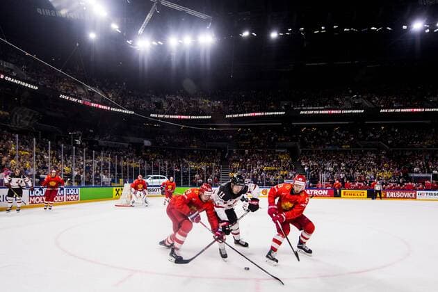 180517 Canadas Jean Gabriel Pageau in battle with Russias Ilya Kablukov and Yevgeni Dadonov during the quarterfinals of the ice hockey World Cup between Russia and Canada on May 17, 2018 in Copenhagen  Copyright: PETTERxARVIDSON BB180517PA019