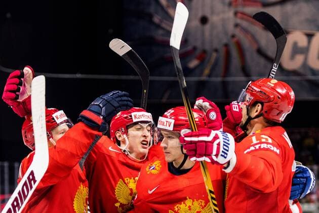 180517 Russian players cheer for 1 2 painted by Ilya Mikheyev during the quarterfinals of the ice hockey World Cup between Russia and Canada on May 17, 2018 in Copenhagen  Copyright: PETTERxARVIDSON BB180517PA032