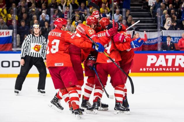 180517 Russian players cheer for 2 2 painted by Alexander Barabanov during the quarterfinals of the ice hockey World Cup between Russia and Canada on May 17, 2018 in Copenhagen  Copyright: PETTERxARVIDSON BB180517PA039