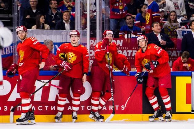 180517 Russias players drop after the quarterfinals of the ice hockey World Cup between Russia and Canada on May 17, 2018 in Copenhagen  Copyright: PETTERxARVIDSON BB180517PA074