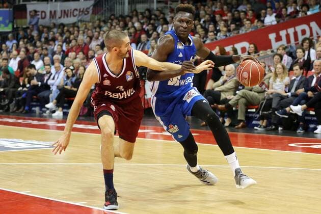 Braydon Hobbs Bayern basketball and Isaac Bonga Frankfurt during the quarterfinal match 5 between FC Bayern Basketball and Fraport Skyliners Frankfurt on 17 05 18 at the Audi Dome Muenchen easyCredit BBL PlayOff quarterfinals Bayern Munich vs Fraport Skyliners Muenchen Copyright: xEibner-Pressefoto Engelbrechtx EP_MET