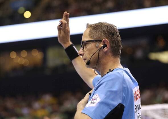 Referee Marcus Helbig Handball Final Four Tournament in Hamburg on Sat 05 05 2018 Semifinals Recken Hannover HSG Wetzlar 24 19