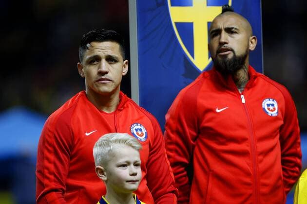 Futbol, Suecia vs Chile Partido amistoso 2018 El jugador de la seleccion chilena Alexis Sanchez, izquierda, se forma junto a Arturo Vidal antes del partido amistoso contra Suecia disputado en el estadio Friends Arena de Estocolmo, Suecia. 24 03 2018 Andres Pina Photosport Football, Sweden vs Chile Friendly football match 2018 Chile s player Alexis Sanchez, left, lines up with Arturo Vidal prior to the friendly football match against Sweden at the Friends Arena in Stockholm, Sweden. 24 03 2018 Andres Pina Photosport Suecia vs Chile, amistoso 2018 