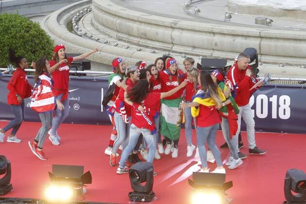The Atletico de Madrid soccer team celebrate with the supporters the Europa League title in Neptuno square, in Madrid. (Photo: J. Luis Cuesta 261 Cordon Press). Cordon Press  xJosexL.xCuestax xx