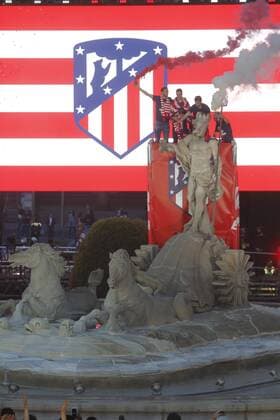 The Atletico de Madrid soccer team celebrate with the supporters the Europa League title in Neptuno square, in Madrid. (Photo: J. Luis Cuesta 261 Cordon Press). Cordon Press  xJosexL.xCuestax xx