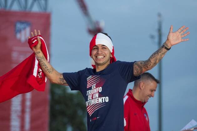 Atletico Madrid s Angel Correa at the Neptuno Square to celebrate the titles of both the masculine and feminine Atletico Madrid soccer teams in Madrid, Spain, 18 May 2018. Madrid s city hall celebrates Atletico Madrid s victories !ACHTUNG: NUR REDAKTIONELLE NUTZUNG!  Copyright: xRodrigoxJimenezx MDR30 20180518-636622839684839895