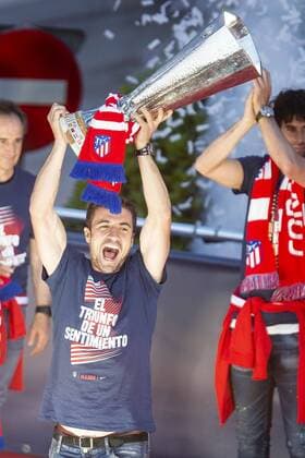 Atletico de Madrid Gabi Fernandez celebrating Europa League Championship at Neptune Fountain in Madrid, Spain. May 18, 2018.  (20180519053)