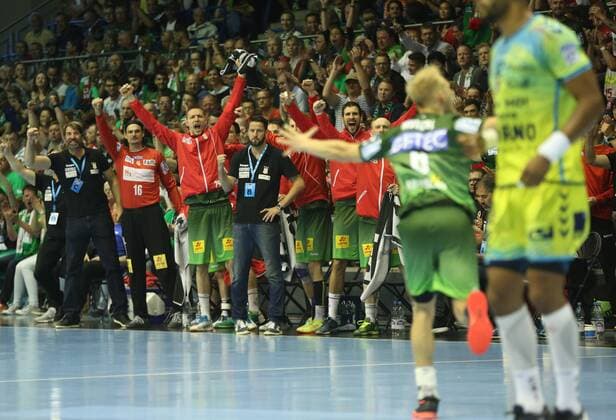 19 05 2018 xcsx Handball EHF Cup Final 4 SC Magdeburg Saint Raphael Var emporer Matthias Musche SC Magdeburg celebrates in front of its own bank celebrates with his Team Magdeburg
