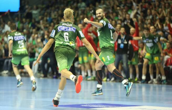 19 05 2018 xcsx Handball EHF Cup Final 4 SC Magdeburg Saint Raphael Var emporer Matthias Musche SC Magdeburg celebrates a goal with Zeljko Musa SC Magdeburg and his team Magdeburg