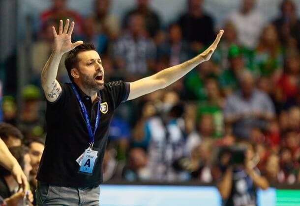 Saint Raphaël Var vs SC Magdeburg Joel da Silva Saint Raphael coach gives instructions gesticulated with the arms gesticulate gives instructions Saint Raphaël Var vs SC Magdeburg Handball Ottostadt Magdeburg EHF Cup Finals 2018 Season 2017 2018 19 05 2018 Magdeburg Copyright: xTaeger xEibner-Pressefotox EP_tae