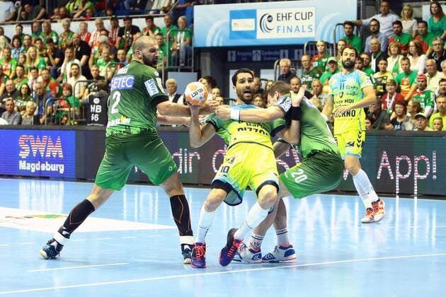 Saint Raphaël Var vs SC Magdeburg v Zeljko Musa Magdeburg 2 Aurelien Abily Saint Raphael 10 Mads christiansen Magdeburg 20 Duel Combat tackle Saint Raphaël Var vs SC Magdeburg Handball Ottostadt Magdeburg EHF Cup Finals 2018 Season 2017 2018 19 05 2018 Magdeburg Copyright: xTaeger xEibner-Pressefotox EP_tae