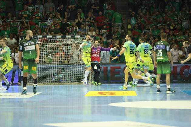 19 05 2018 xcsx Handball EHF Cup Final 4 SC Magdeburg Saint Raphael Var emspor v l Player Saiont Raphael cheer for victory in the first semi-final of Magdeburg