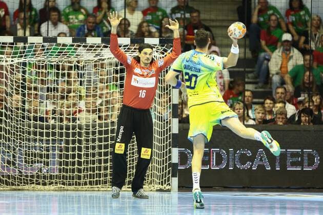 Saint Raphael Var vs SC Magdeburg Jannick Green Krejberg Magdeburg 16 at the penalty spot against Raphael Caucheteux Saint Raphael 20 Saint Raphael Var vs SC Magdeburg Handball Ottostadt Magdeburg EHF Cup Finals 2018 Season 2017 2018 19 05 2018 Magdeburg Copyright: xEibner-Pressefotox EP_taeger