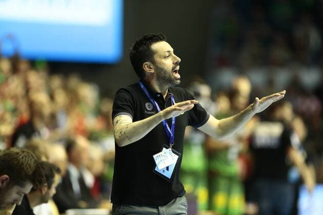 Saint Raphael Var vs SC Magdeburg Joel da Silva Saint Raphael Coach gives instructions gesticulated with the arms gesticulate gives instructions Saint Raphael Var vs SC Magdeburg Handball Ottostadt Magdeburg EHF Cup Finals 2018 Season 2017 2018 19 05 2018 Magdeburg Copyright: xEibner-Pressefotox EP_taeger