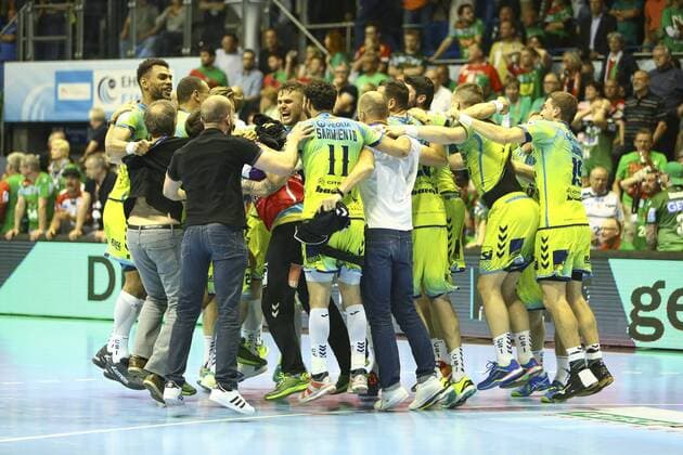 Saint Raphael Var vs. SC Magdeburg Saint Raphael Celebrating victory Victory after the match St Raphael Var vs. SC Magdeburg Handball Ottostadt Magdeburg EHF Cup Finals 2018 Season 2017 2018 19 05 2018 Magdeburg Copyright: xEibner-Pressefotox EP_taeger