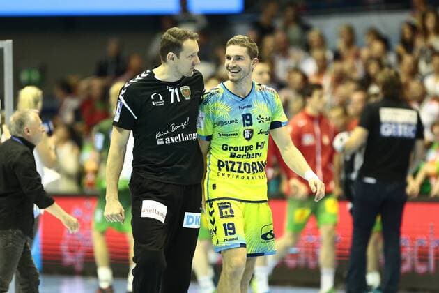 Saint Raphael Var vs. SC Magdeburg vst Petr Stochl Berlin 71 congratulates Miroslav Jurka Saint Raphael 19 for the finals Saint Raphael Var vs SC Magdeburg Handball Ottostadt Magdeburg EHF Cup Finals 2018 Season 2017 2018 19 05 2018 Magdeburg Copyright: xEibner-Pressefotox EP_taeger