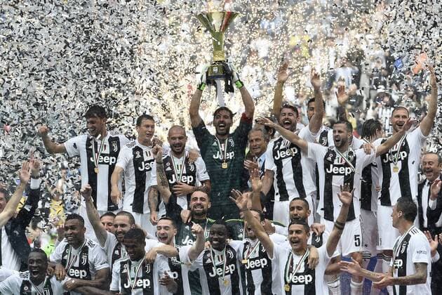 Themen der Woche - SPORT KW20 Bilder des Tages - SPORT Fußball, Juventus Turin feiert die Meisterschaft Db Torino 19 05 2018 - campionato di calcio serie A Juventus-Hellas Verona foto Daniele Buffa Image nella foto: Juventus 