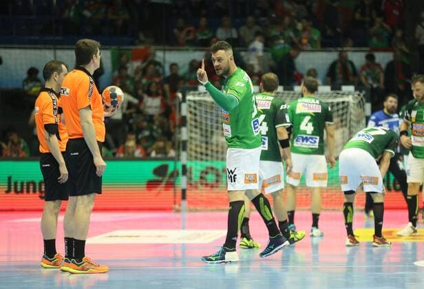 19 05 2018 xcsx Handball EHF Cup Final 4 Fresh on Goeppingen Fuechse Berlin emspor v Jens Schöngarth Frisch Discussing with the referees Magdeburg at Göppingen