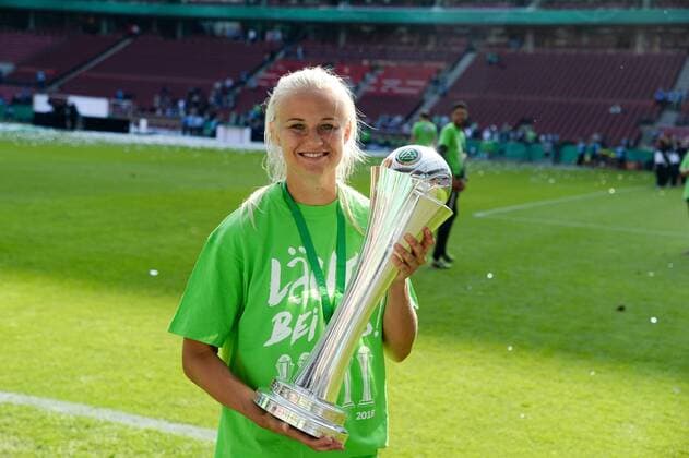 Pernille Harder Wolfsburg 22 with DFB Pokal Football DFB Womens Cup Final VfL Wolfsburg FC Bayern Munich xmkx