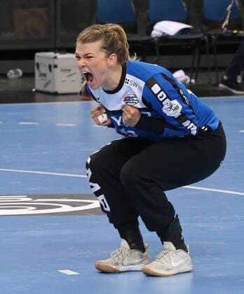 19 05 2018 Germany Stuttgart Handball OLYMP Final4 Season 2017 2018 Semifinals SG BBM Bietigheim vs TuS Metzingen Tess Wester BBM cheers jubilation screams happy