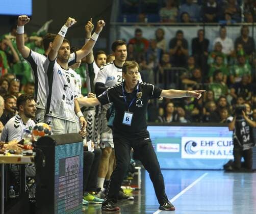 Fresh On Göppingen vs Füchse Berlin Velimir Petkovic Berlin coach gives instructions gesticulates with the arms Gesticulate gives instructions Fresh On Göppingen vs. Füchse Berlin Ottostadt Magdeburg EHF Cup Finals 2018 Season 2017 2018 19 05 2018 Magdeburg Copyright: xEibner-Pressefotox EP_taeger