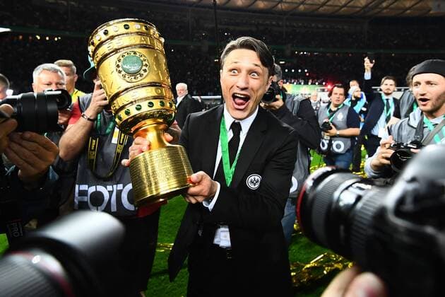 Themen der Woche - SPORT KW20 Bilder des Tages - SPORT 19.05.2018, xjhx, DFB Pokalfinale Herren, Eintracht Frankfurt - FC Bayern Muenchen, emspor v.l. Eintracht Frankfurt Spieler feiern den Sieg Feier Jubel jubeln Trainer Niko Kovac (SGE - Eintracht Frankfurt) Berlin *** 19 05 2018 xjhx DFB Cup Final Men Eintracht Frankfurt FC Bayern Munich emspor v l Eintracht Frankfurt Players celebrate the victory Celebration Cheers cheer Coach Niko Kovac SGE Eintracht Frankfurt Berlin