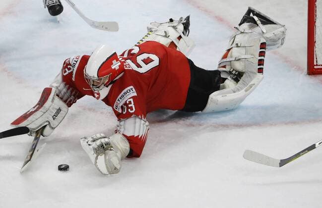 Bilder des Tages - SPORT Ice hockey Eishockey - IIHF WC, CAN vs SUI COPENHAGEN,DENMARK,19.MAY.18 - ICE HOCKEY - IIHF World Championships, semifinal, Canada vs Switzerland. Image shows Leonardo Genoni (SUI). GEPAxpictures xAndreasxPranter