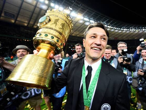 19 05 2018 xfux DFB Cup final Men FC Bayern Muenchen Eintracht Frankfurt emspor v l Coach Niko Kovac Eintracht Frankfurt cheers cheering with the DFB Pokal after the end of the game over the cup victory Berlin