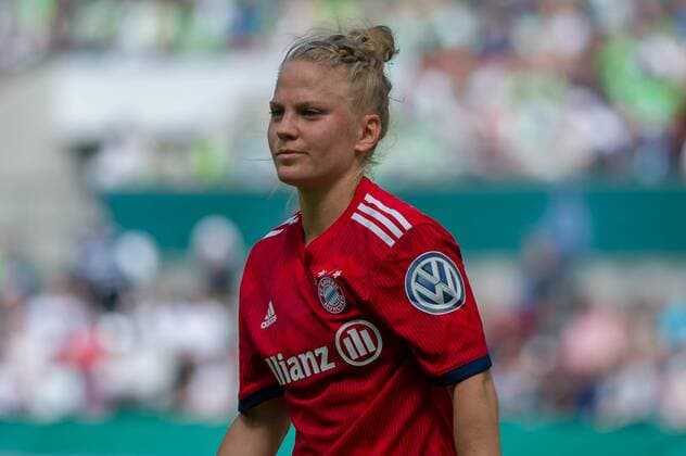 Leonie Maier FC Bayern Munich 20 Portrait Close-up Single photo Single image Football DFB Womens Cup Final VfL Wolfsburg FC Bayern Munich xobx