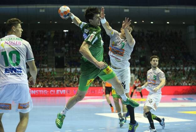 20 05 2018 xcsx Handball EHF Cup Final 4 Handball EHF Cup Final 4 Match 3 SC Magdeburg Fresh on Göppingen emspor v l Nemanja Zelenovic SC Magdeburg on litter Allan Damgaard Espensen Frisch On Göppingen at Block Magdeburg