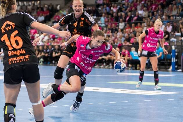 Sabine Heusdens HSG Bad Wildungen Vipers 04 Monika Kobylinska TusSies Metzingen 08 HSG Bad Wildungen Vipers v TuS Metzingen Handball OLYMP Final4 HBF Handball Cup Final Match 3 3 Bundesliga Women 20 05 2018 HSG Bad Wildungen Vipers v TuS Metzingen Handball OLYMP Final4 HBF Handball Cup Final Game Place 3 1 Bundesliga Women 20 05 2018 Stuttgart Copyright: xFrankx Eibner-Pressefotox EP_wfk