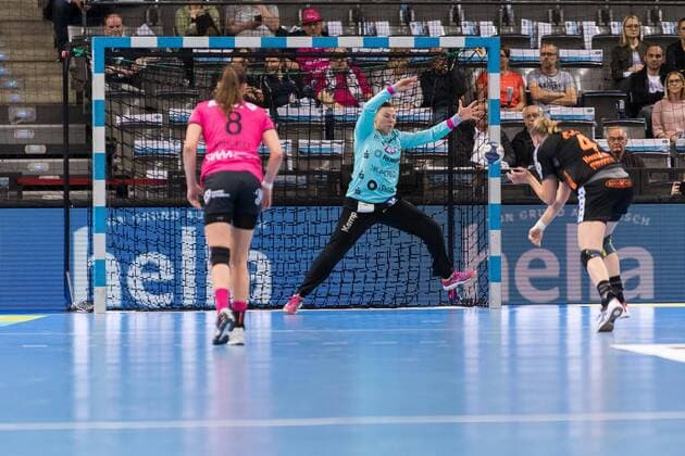 Jasmina Jankovic TusSies Metzingen 23 Sabine Heusdens HSG Bad Wildungen Vipers 04 HSG Bad Wildungen Vipers v TuS Metzingen Handball OLYMP Final4 HBF Handball Cup Final Match 3 1 Bundesliga Women 20 05 2018 HSG Bad Wildungen Vipers v TuS Metzingen Handball OLYMP Final4 HBF Handball Cup Final Game Place 3 1 Bundesliga Women 20 05 2018 Stuttgart Copyright: xFrankx Eibner-Pressefotox EP_wfk