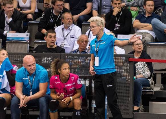 Edina Rott TusSies Metzingen Coach HSG Bad Wildungen Vipers v TuS Metzingen Handball OLYMP Final4 HBF Handball Cup Final Match 3 1 Bundesliga Women 20 05 2018 HSG Bad Wildungen Vipers v TuS Metzingen Handball OLYMP Final4 HBF Handball Cup Final Match 3 3 Bundesliga Women 20 05 2018 Stuttgart Copyright: xFrankx Eibner-Pressefotox EP_wfk