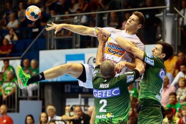 Zeljko Musa Magdeburg 2 Sebastian Heymann Göppingen 10 Nemanja Zelenovic Magdeburg 42 Duel Kampf tackle SC Magdeburg vs Frisch Auf Göppingen Handball Ottostadt Magdeburg EHF Cup Finals 2018 Season 2017 2018 20 05 2018 Magdeburg Copyright: xTaegerEibner-Pressefotox EP_taeger