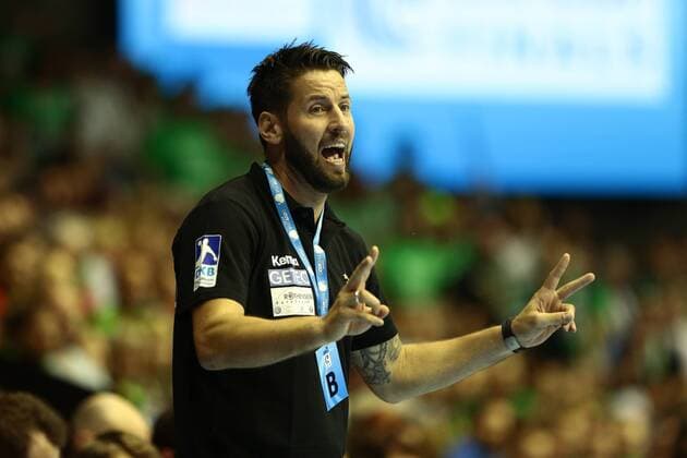 SC Magdeburg vs Frisch Auf Göppingen Bennet Wiegert Magdeburg Coach gives instructions gesticulates with the arms Gesticulate gives instructions SC Magdeburg vs Frisch Auf Göppingen Handball Ottostadt Magdeburg EHF Cup Finals 2018 Season 2017 2018 20 05 2018 Magdeburg Copyright: xEibner-Pressefotox EP_taeger