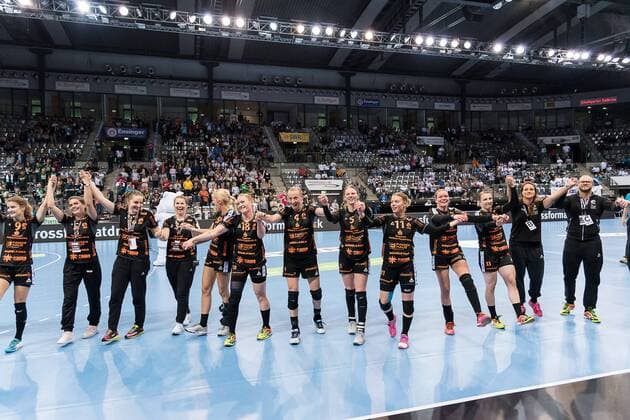 Bad Wildung thanks the fans HSG Bad Wildungen Vipers vs TuS Metzingen Handball OLYMP Final4 HBF Handball Cup final match for 3rd place 1 Bundesliga Women 20 05 2018 HSG Bad Wildungen Vipers vs TuS Metzingen Handball OLYMP Final4 HBF handball cup final match for 3rd place 1 Bundesliga Women 20 05 2018 Stuttgart Copyright: xFrankx Eibner-Pressefotox EP_wfk