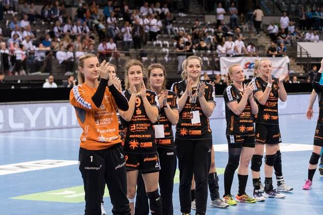 Badwildung thanks fans HSG Bad Wildungen Vipers vs TuS Metzingen Handball OLYMP Final4 HBF Handball Cup final Match for 3rd place 3 Bundesliga Women 20 05 2018 HSG Bad Wildungen Vipers v TuS Metzingen Handball OLYMP Final4 HBF Handball Cup final Match 3 3 Bundesliga Women 20 05 2018 Stuttgart Copyright: xFrankx Eibner-Pressefotox EP_wfk