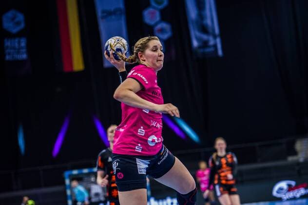 HSG Bad Wildungen Vipers TuS Metzingen Marlene ZAPF 2 TuS Metzingen playing OLYMP FINAL4 HSG Bad Wildungen Vipers vs TuS Metzingen Stuttgart 20 05 18 Handball OLYMP Final4 Stuttgart Baden Wuerttemberg Germany Porsche Arena