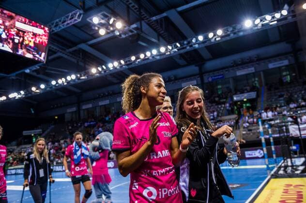HSG Bad Wildungen Vipers TuS Metzingen joy after victory against HSG Wetzlar Delaila AMEGA 5 TuS Metzingen playing OLYMP FINAL4 HSG Bad Wildungen Vipers vs TuS Metzingen Stuttgart 20 05 18 Handball OLYMP Final4 Stuttgart Baden Wuerttemberg Germany Porsche Arena