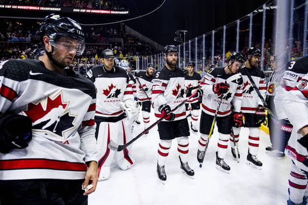 180520 Canadian players leave the ice during the bronze match in the ice hockey World Cup between USA and Canada on May 20, 2018 in Copenhagen  Copyright: LUDVIGxTHUNMAN BB180520LT020