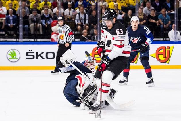 180520 United States s maze Keith Kinkaid and Canadian Bo Horvat during the Bronze match in the ice hockey World Cup between USA and Canada on May 20, 2018 in Copenhagen  Copyright: PETTERxARVIDSON BB180520PA035