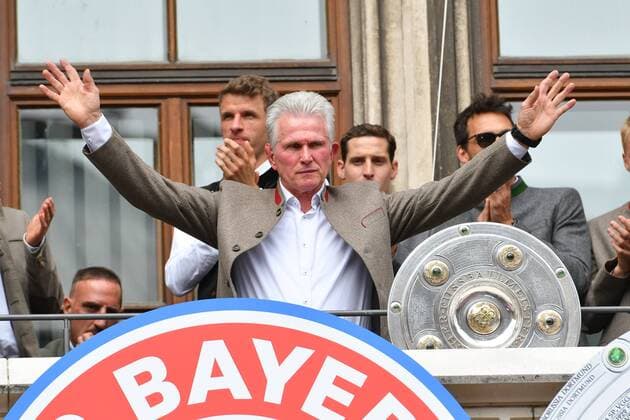 Muenchen Germany 20 05 2018 1 Bundesliga Bayern Muenchen championship celebration at Marienplatz Coach Jupp Heynckes FCB gestures gesture DeFodi527