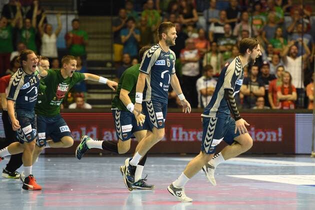 Handball Men EHF Cup Final Four Tournament in Magdeburg Season 2017 18 Final game Foxes Berlin Saint Raphael Var Handball cheering after the final whistle at the foxes Berlin 20 05 18 Copyright: xMichaelxHundtx xMatthiasxKochx