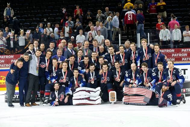 Eishockey WM, USA- Kanada Group picture by pronze medal during their IIHF Ice hockey Eishockey World Championship WM Weltmeisterschaft 2018 USA - CAN match in Royal Arena 20. May 2018 in Copenhagen, Denmark.  Copyright: xTomixHänninenx tnp24SPO2012374335