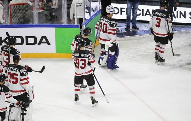 Ice hockey Eishockey - IIHF WC, USA vs CAN COPENHAGEN,DENMARK,20.MAY.18 - ICE HOCKEY - IIHF World Championships, match for third place, USA vs Canada. Image shows team CAN. GEPAxpictures xAndreasxPranter