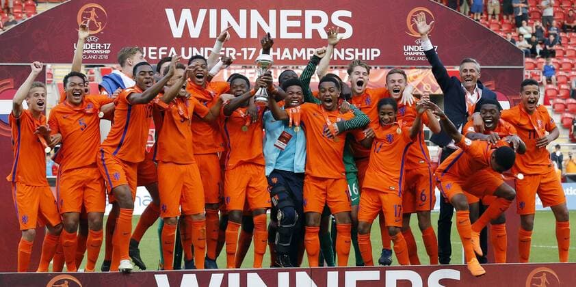 Italy v Netherlands UEFA EURO EM Europameisterschaft Fussball U17 U 17 Championship Final Netherlands celebrate winning the UEFA Euro U17 Championship after the UEFA Euro U17 Championship Final match at the New York Stadium, Rotherham Content Not Available For UK Newspapers Copyright: xSimonxMoorex FIL-11825-0014